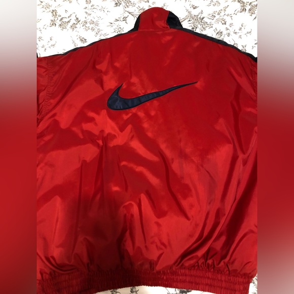 Vintage red Nike jacket - Picture 2 of 3